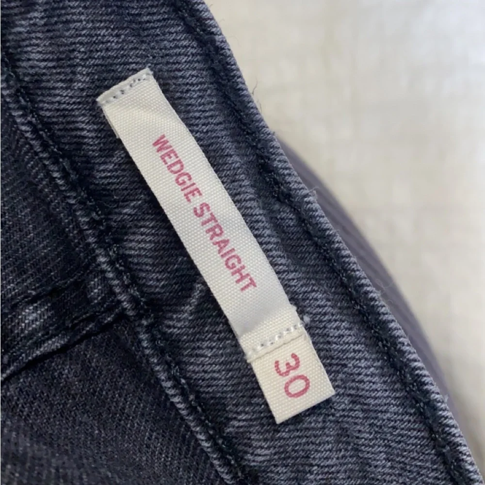 Levi’s Wedgie Straight Jeans - Picture 3 of 5
